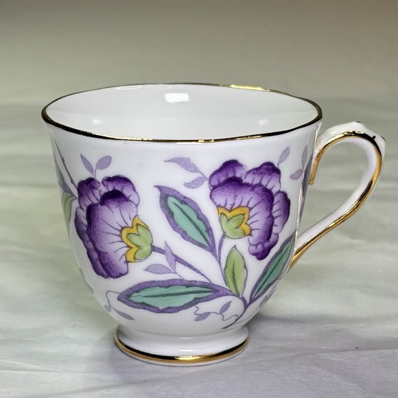 Vtg Royal Chelsea Demitasses Bone China Teacup Cup Floral Flowers Green White - Picture 2 of 4